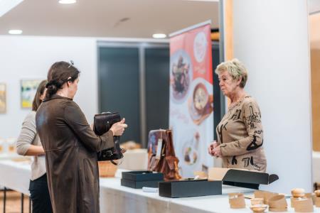 Ocenjevanje Okusi Rogle 2025 - komisija pri pregledu